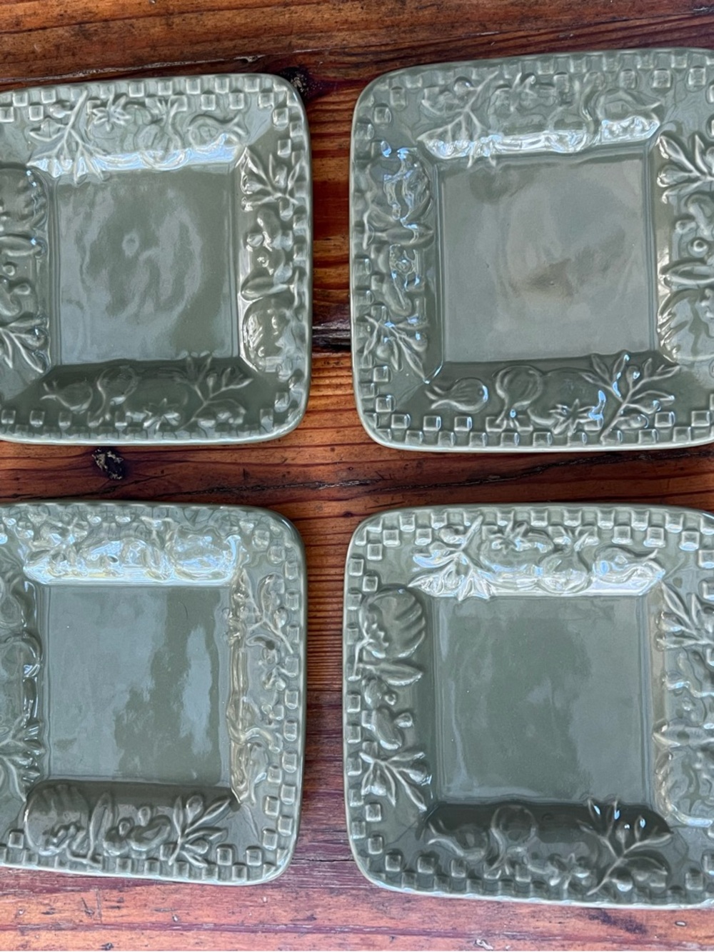 SIGNATURE Small Green 4 Plate Ceramic Set